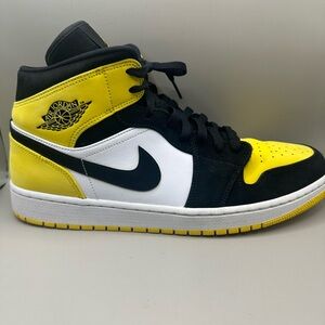 Jordan 1 Retro “Yellow Toe/Black” Sz 13